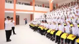 Aksi Paper Mob Siswa Sekolah Rakyat Sulawesi Selatan Menyambut Menteri Sosial