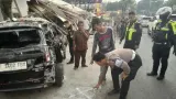 Truk Diduga Alami Rem Blong Tabrak Mobil Parkir dan Dua Bangunan di Jalur Puncak Bogor