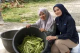 Nasabah PNM Mekaar Sulap Sampah Pasar Jadi Kerajinan Beromzet Jutaan