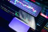 Panduan Analisis Sentimen Pasar Saham dan Kinerja Fundamental Emiten